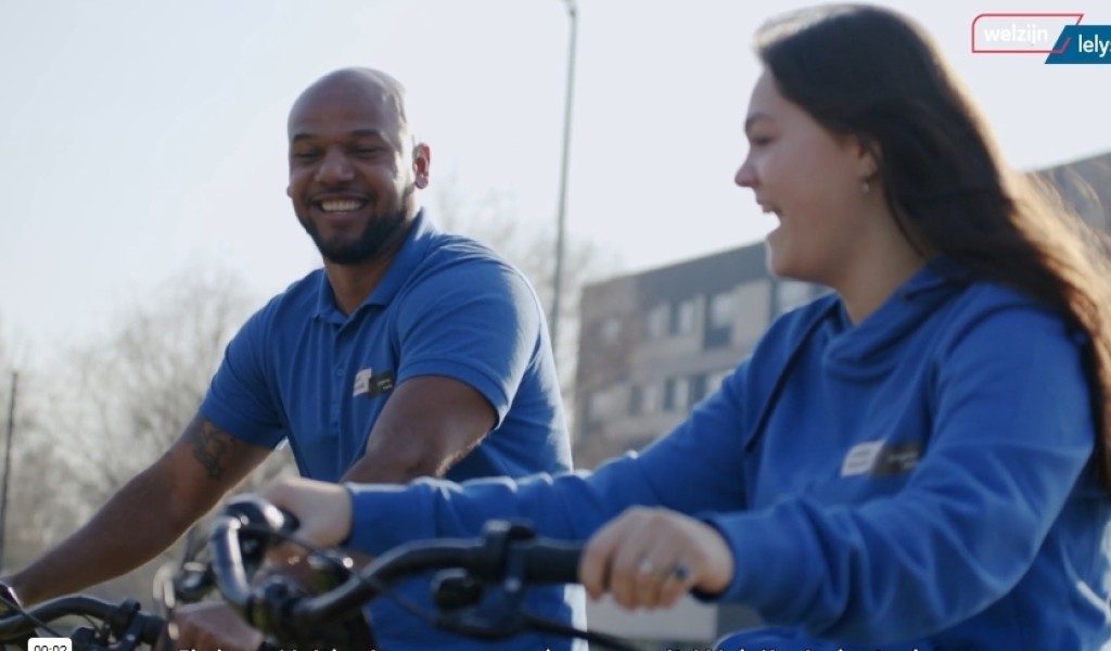 Jongerenwerkers laten zien wat hun functie inhoudt.